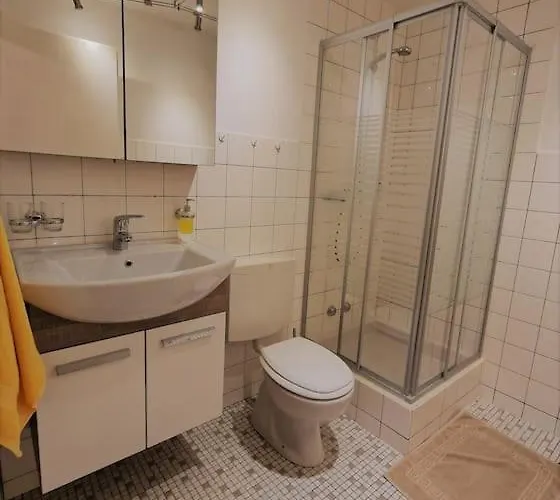 Familienfreundliche 42m2 Mit Gratis Parking Und Wifi Nahe Sportaren Und Torrentbahn Daire *
